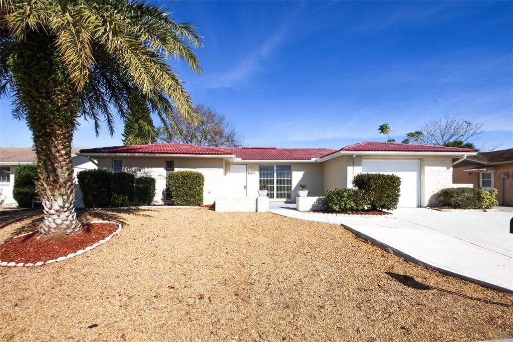6911 EL CAMINO PALOMA STREET PORT RICHEY, FL 34668