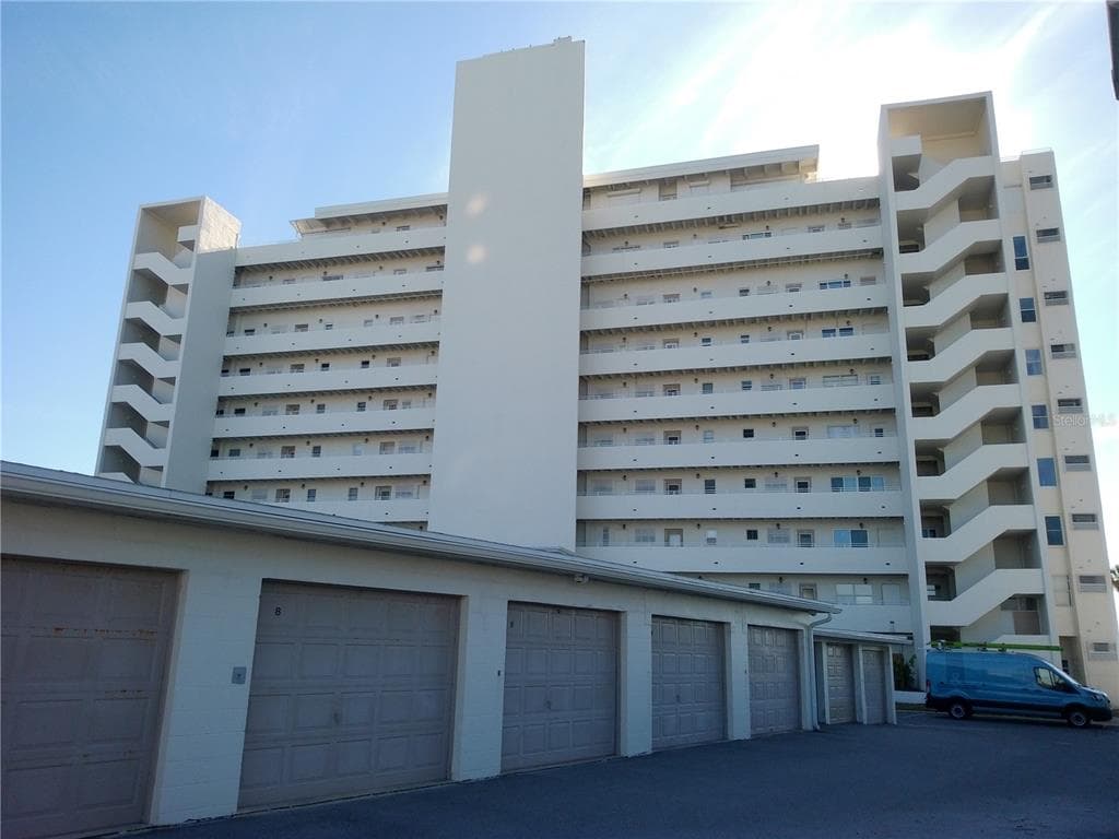 7000 BEACH PLAZA UNIT 401 ST PETE BEACH, FL 33706