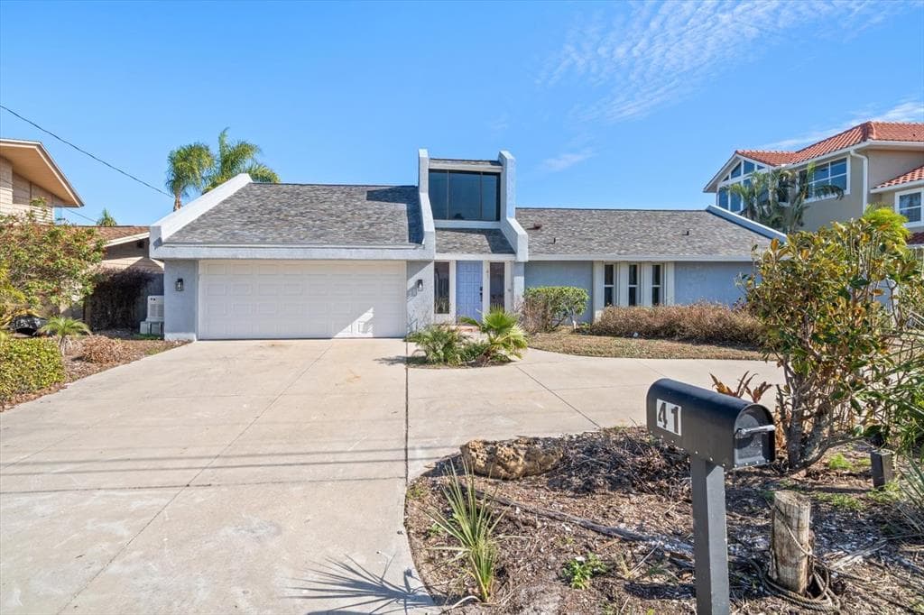 41 WINDWARD ISLAND CLEARWATER BEACH, FL 33767