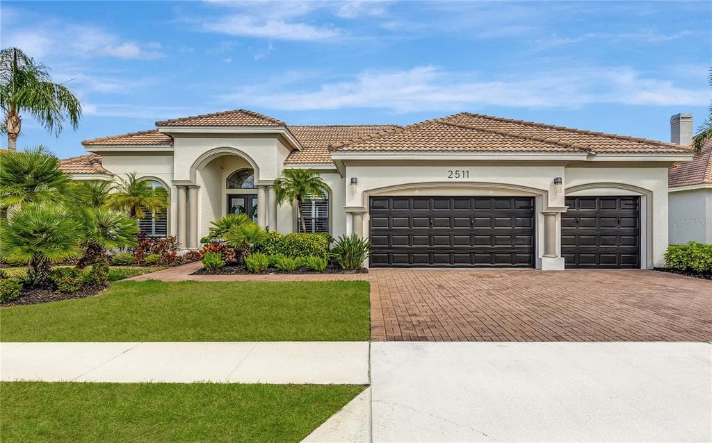2511 CUMBERLAND CLIFF DRIVE