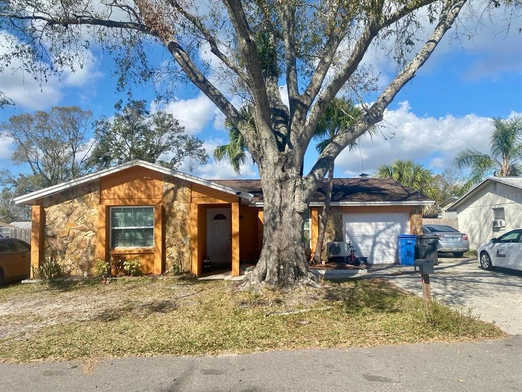 10107 LAZY CREEK CT TAMPA, FL 33615
