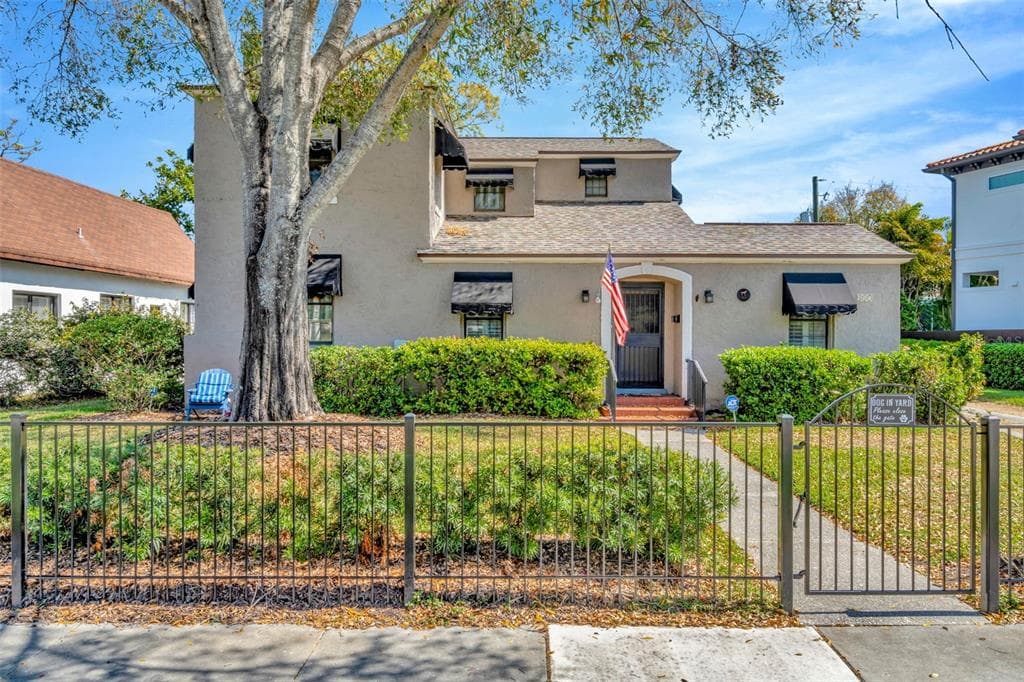 417 W DAVIS BOULEVARD