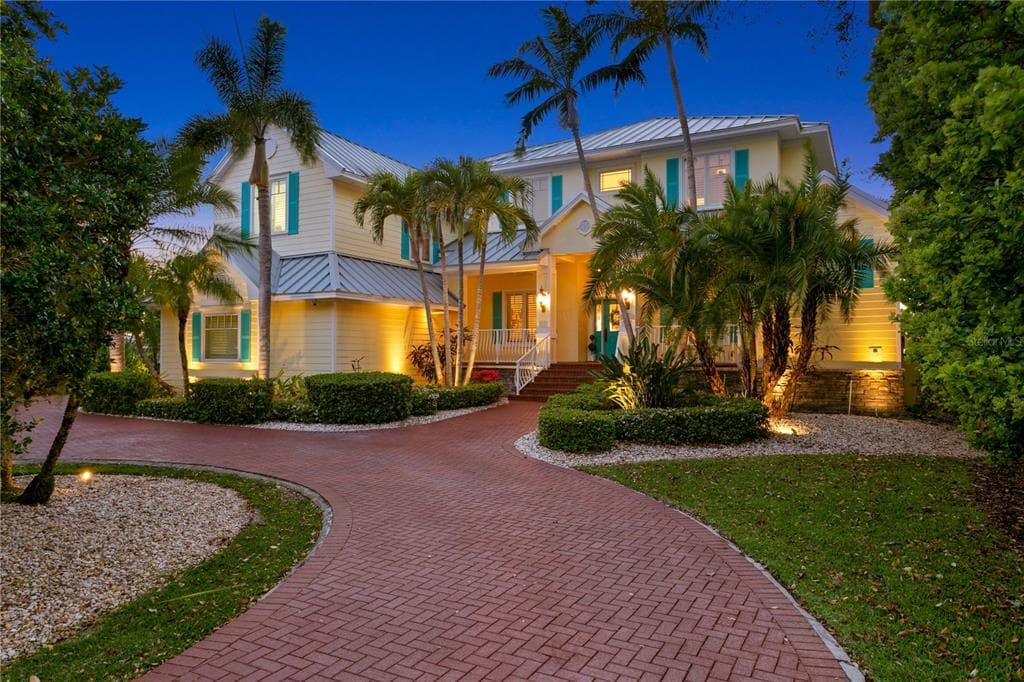 416 SHORE DRIVE E OLDSMAR, FL 34677