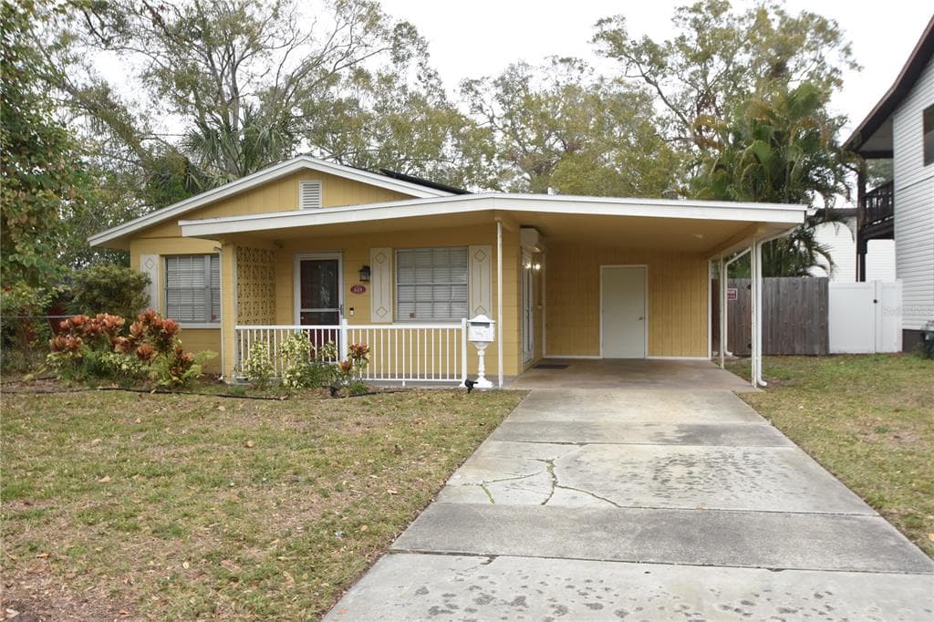 619 GLENOAK STREET N ST PETERSBURG, FL 33703