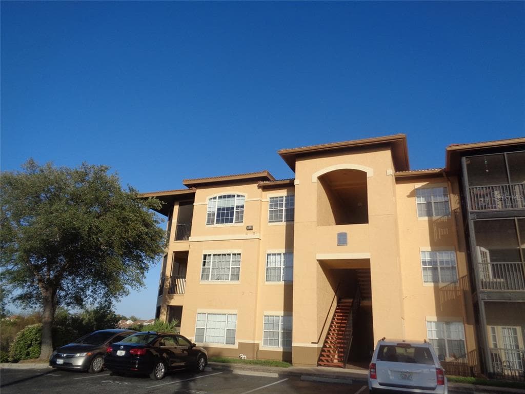 4302 BAYSIDE VILLAGE DRIVE UNIT 303 TAMPA, FL 33615