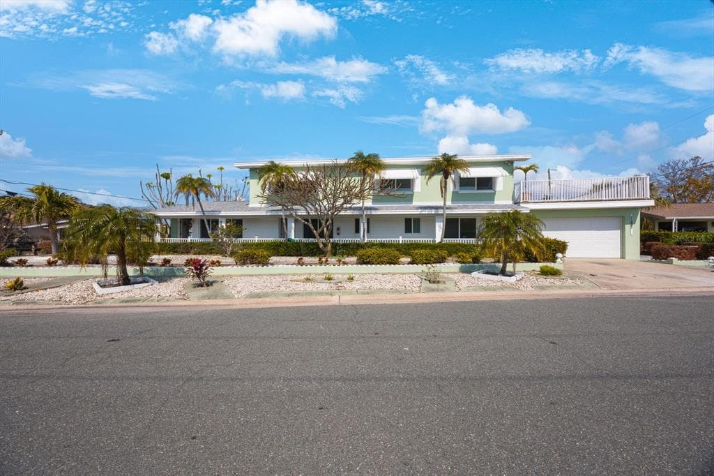 11485 2ND STREET E UNIT 4 TREASURE ISLAND, FL 33706