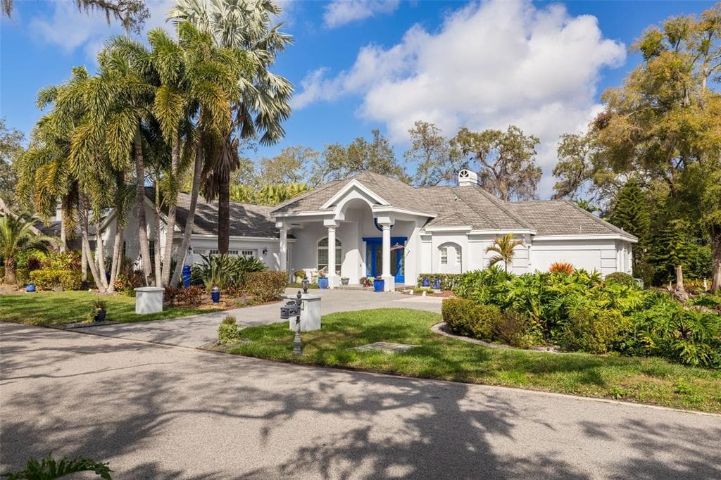 1354 STURBRIDGE COURT DUNEDIN, FL 34698