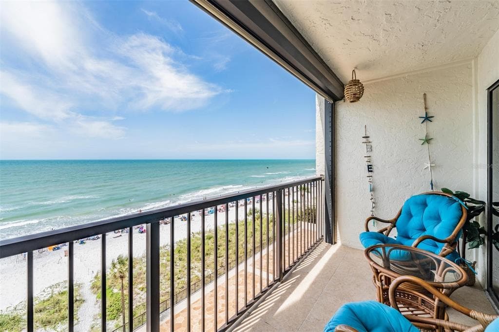 15000 GULF BOULEVARD UNIT 704 MADEIRA BEACH, FL 33708
