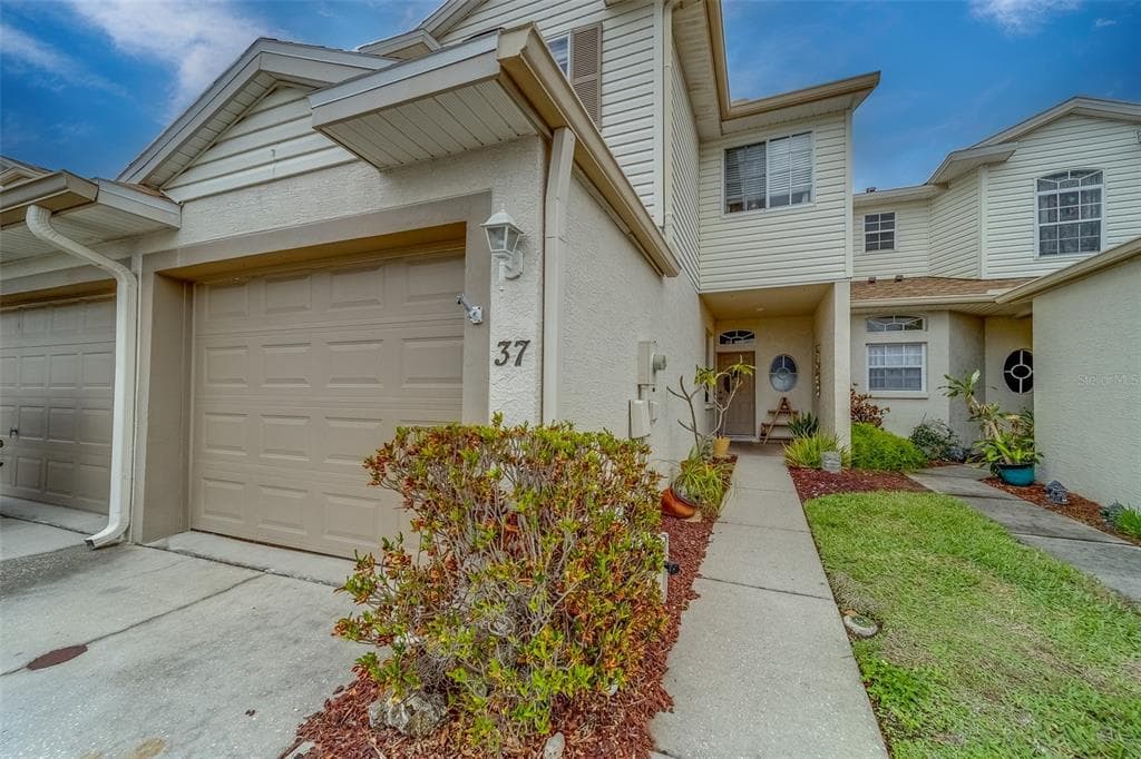 6400 46TH AVENUE N UNIT 37 KENNETH CITY, FL 33709