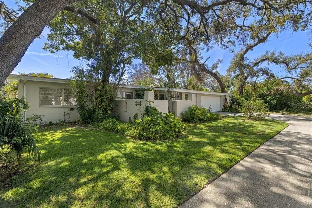 2034 NOLAN DRIVE DUNEDIN, FL 34698