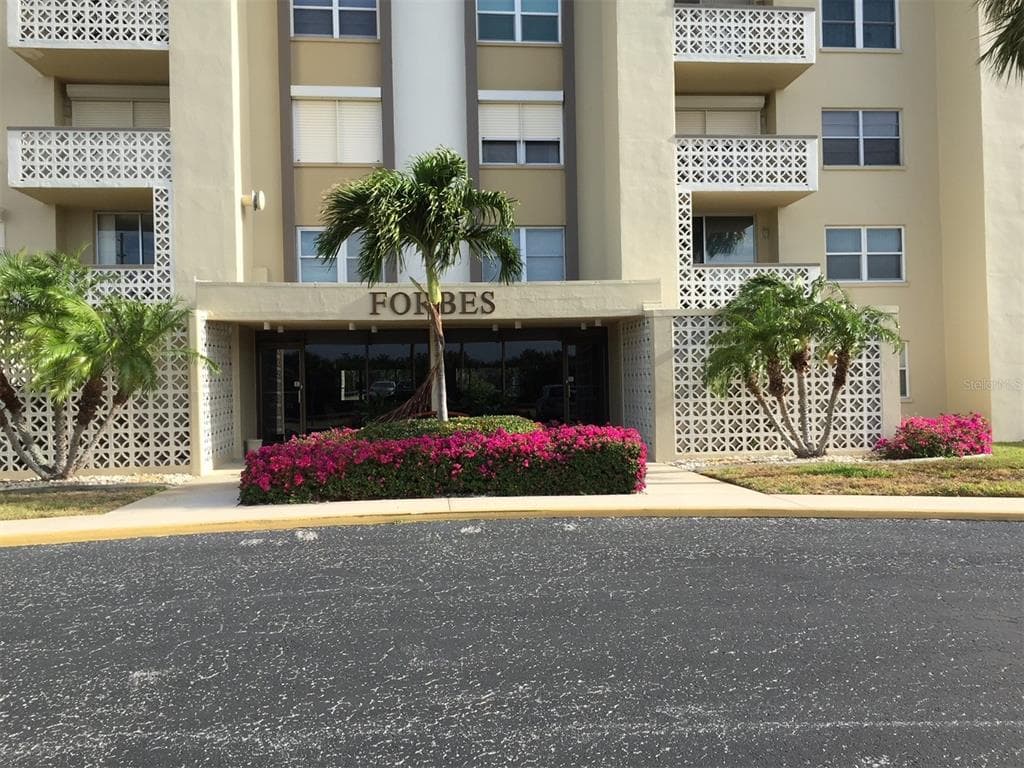 9 FORBES PLACE UNIT 201 DUNEDIN, FL 34698