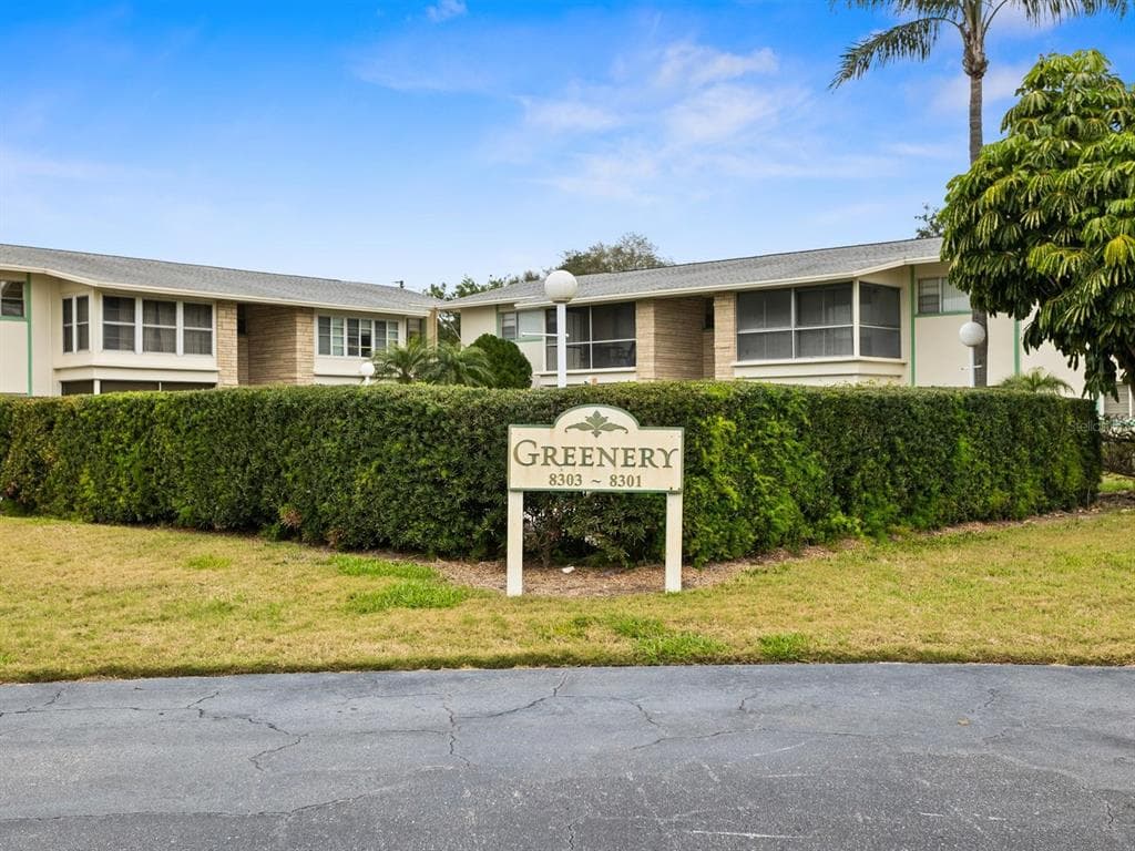 8303 BARDMOOR BOULEVARD UNIT 105 SEMINOLE, FL 33777