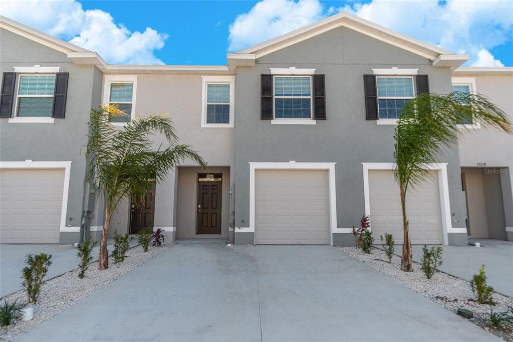 33024 FROSTED CLOVER WAY WESLEY CHAPEL, FL 33545