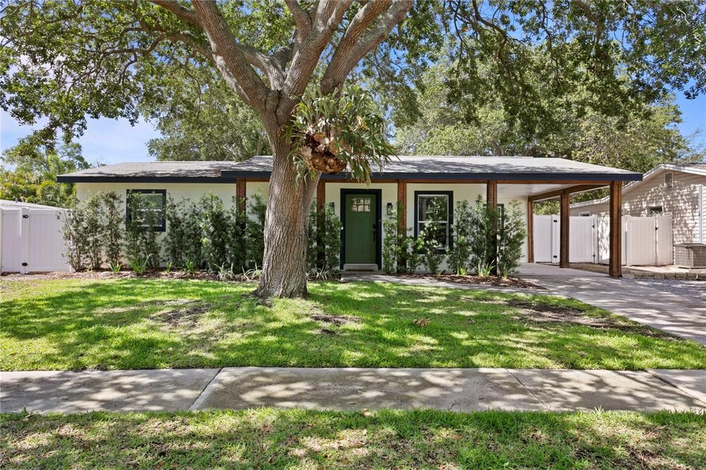 2912 W WINTHROP ROAD