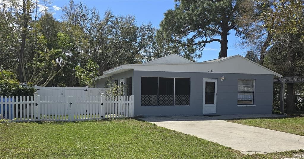 6194 59TH PLACE N ST PETERSBURG, FL 33709