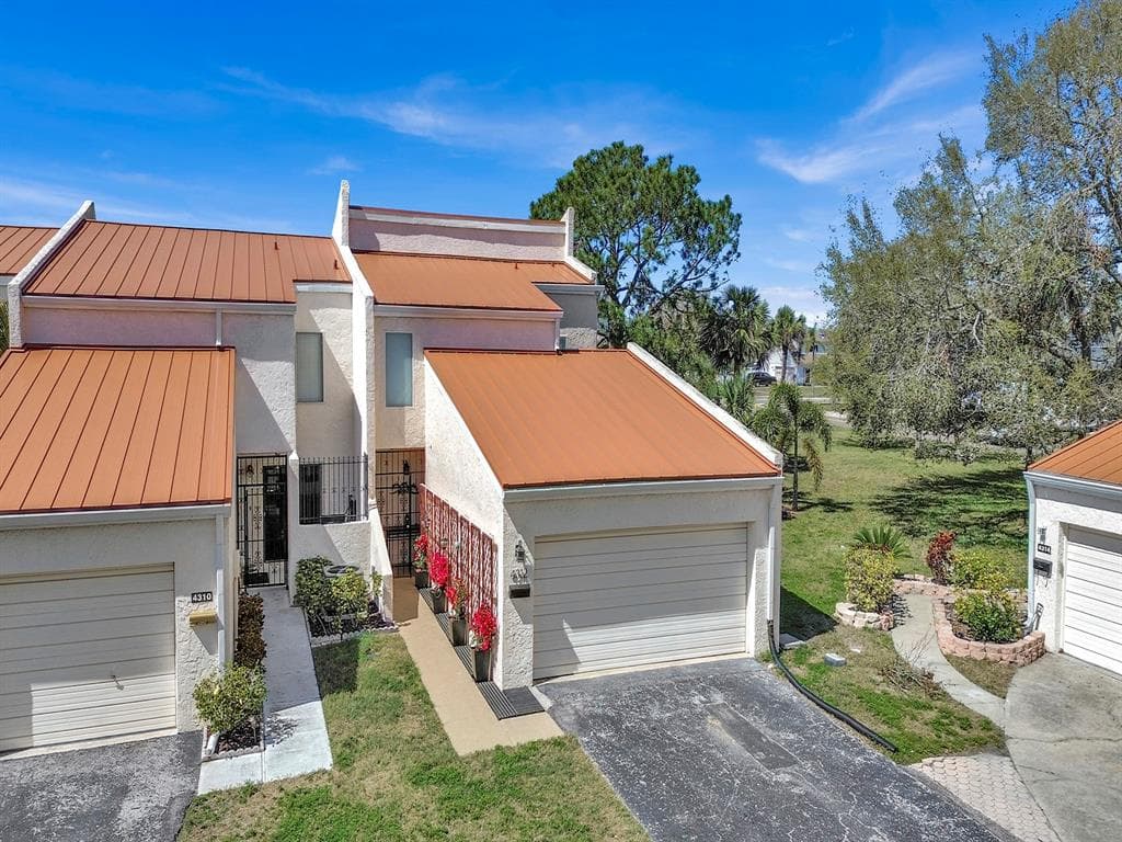 4312 SUNRAY COURT UNIT 36 TAMPA, FL 33615