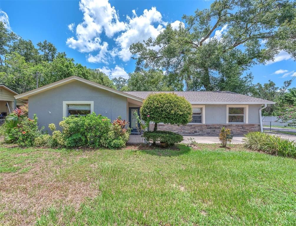 2412 GIDDENS AVENUE SEFFNER, FL 33584