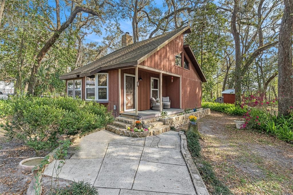 20326 LAKE LINDSEY ROAD BROOKSVILLE, FL 34601