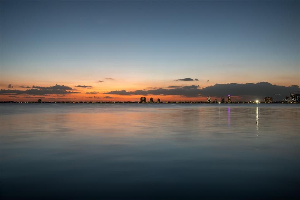 594 RIVIERA DRIVE TAMPA, FL 33606