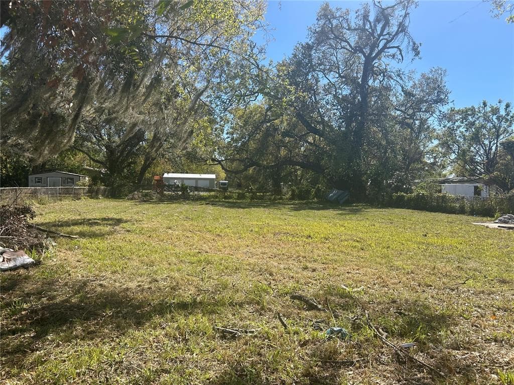 7707 GIBSONTON DRIVE GIBSONTON, FL 33534