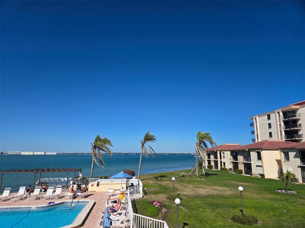 6177 SUN BOULEVARD UNIT 215 ST PETERSBURG, FL 33715