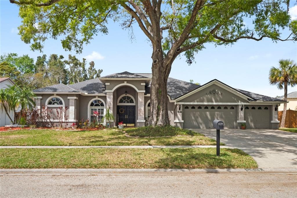 5627 GLENCREST BLVD