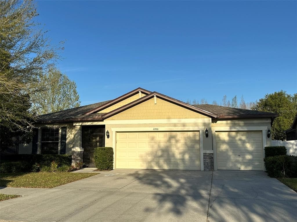 2206 LANDSIDE DRIVE VALRICO, FL 33594