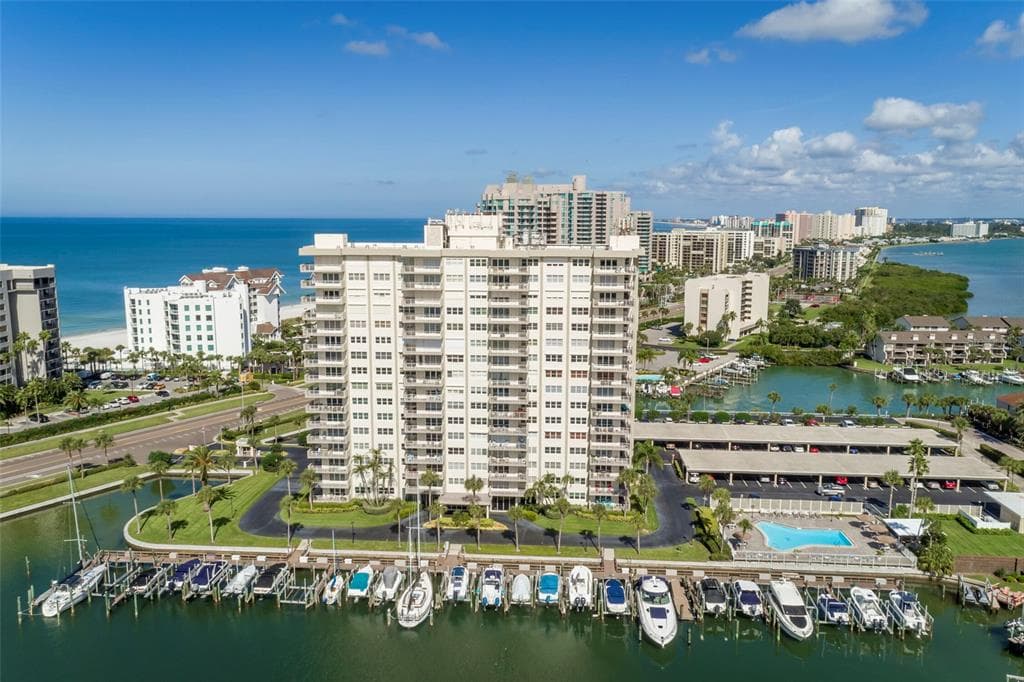 1621 GULF BOULEVARD UNIT 308 CLEARWATER BEACH, FL 33767