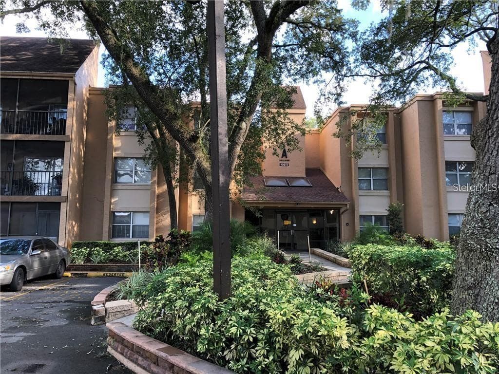 4411 SHADY TERRACE LANE UNIT 212 TAMPA, FL 33613