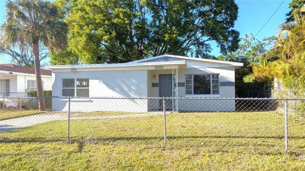 3905 W CARMEN STREET TAMPA, FL 33609