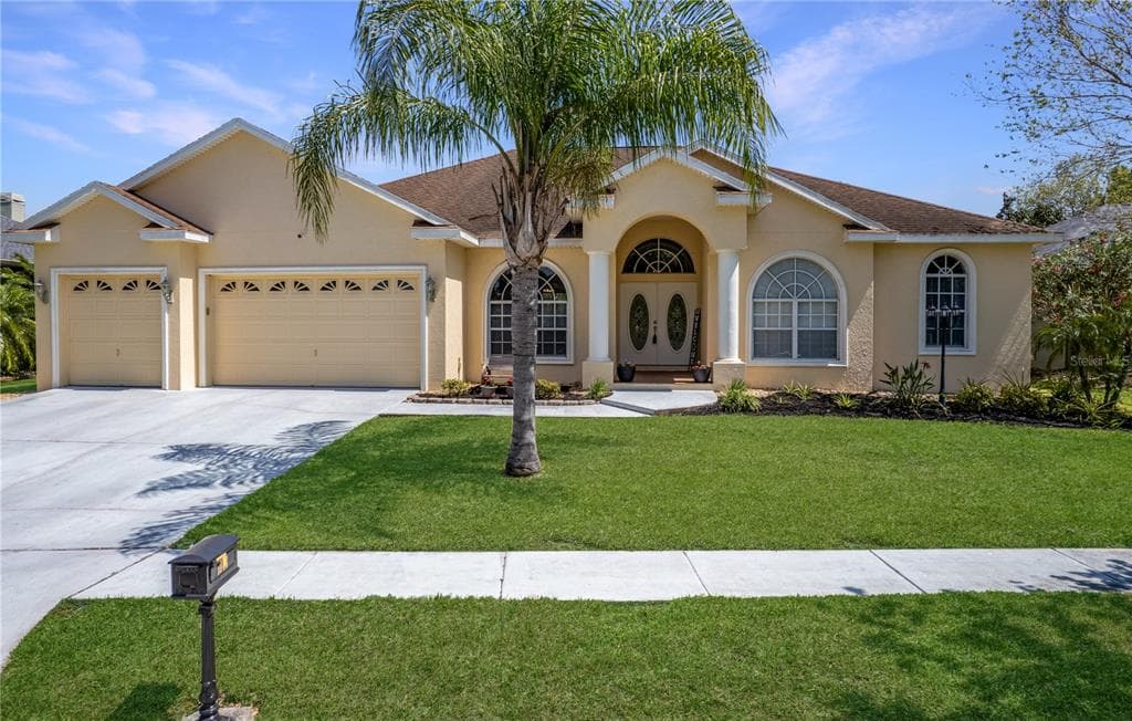 1043 CARRIAGE PARK DRIVE VALRICO, FL 33594