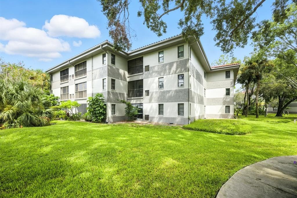 2650 COUNTRYSIDE BOULEVARD UNIT B102 CLEARWATER, FL 33761