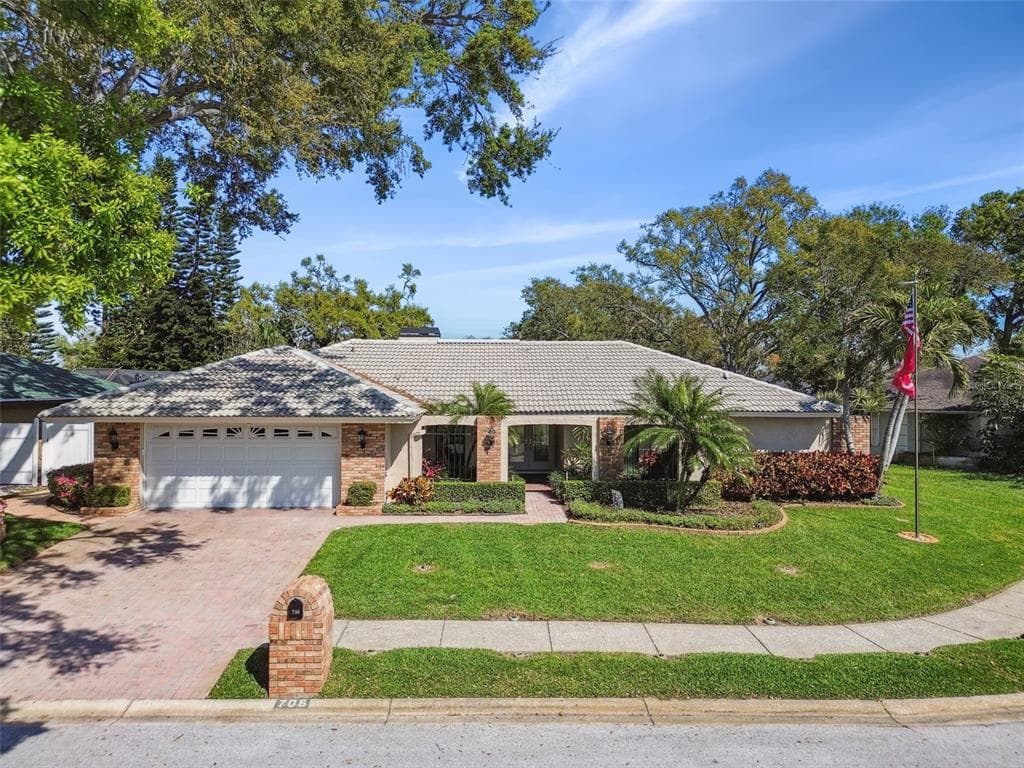 706 CITRUS COURT LARGO, FL 33770