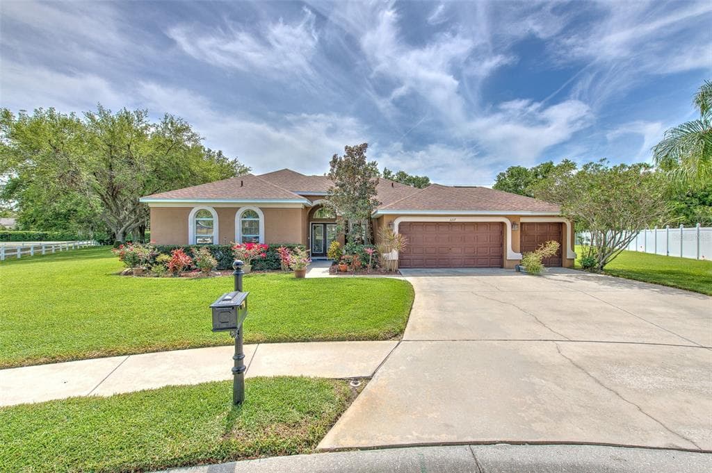 3217 PARTRIDGE POINT TRAIL VALRICO, FL 33596