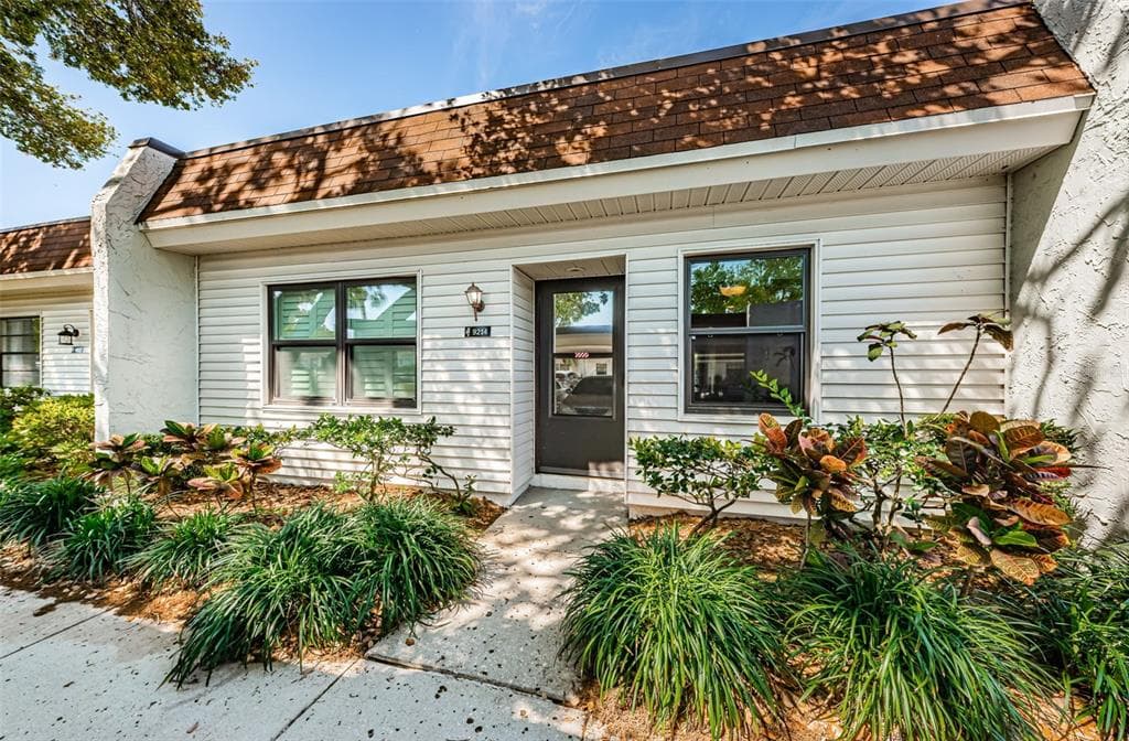 9214 MISSION OAKS BOULEVARD SEMINOLE, FL 33776