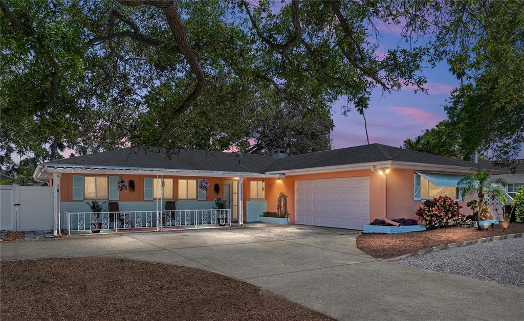 1763 BAYSHORE BOULEVARD DUNEDIN, FL 34698