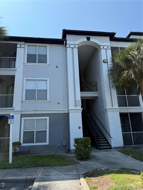 5823 LEGACY CRESCENT PLACE UNIT 301
