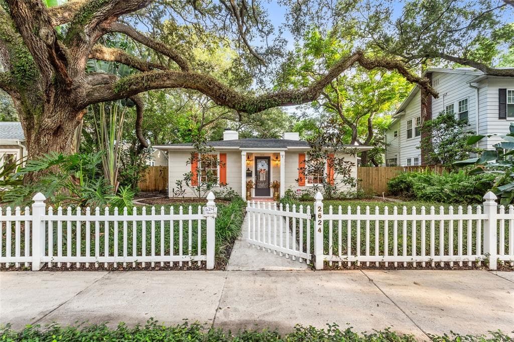 2624 W PROSPECT ROAD TAMPA, FL 33629