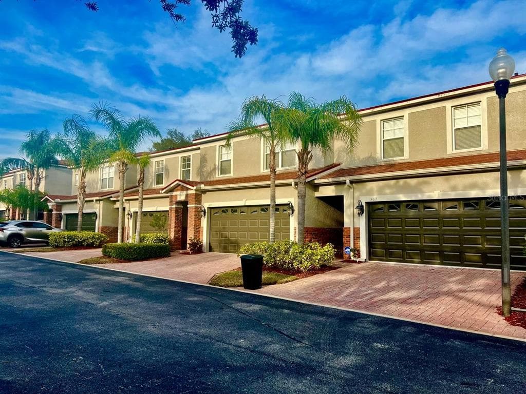 1483 HILLVIEW LANE
