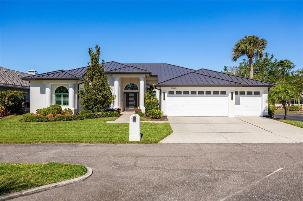 1002 ROMANO COURT NE ST PETERSBURG, FL 33702