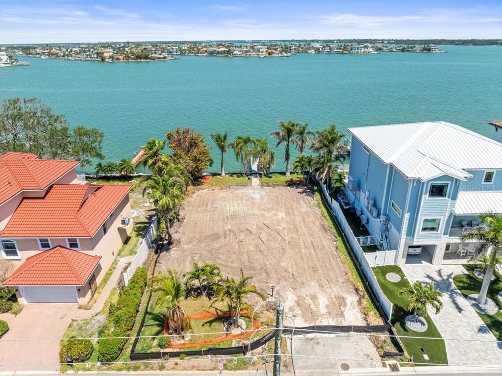 6 PARADISE LANE TREASURE ISLAND, FL 33706