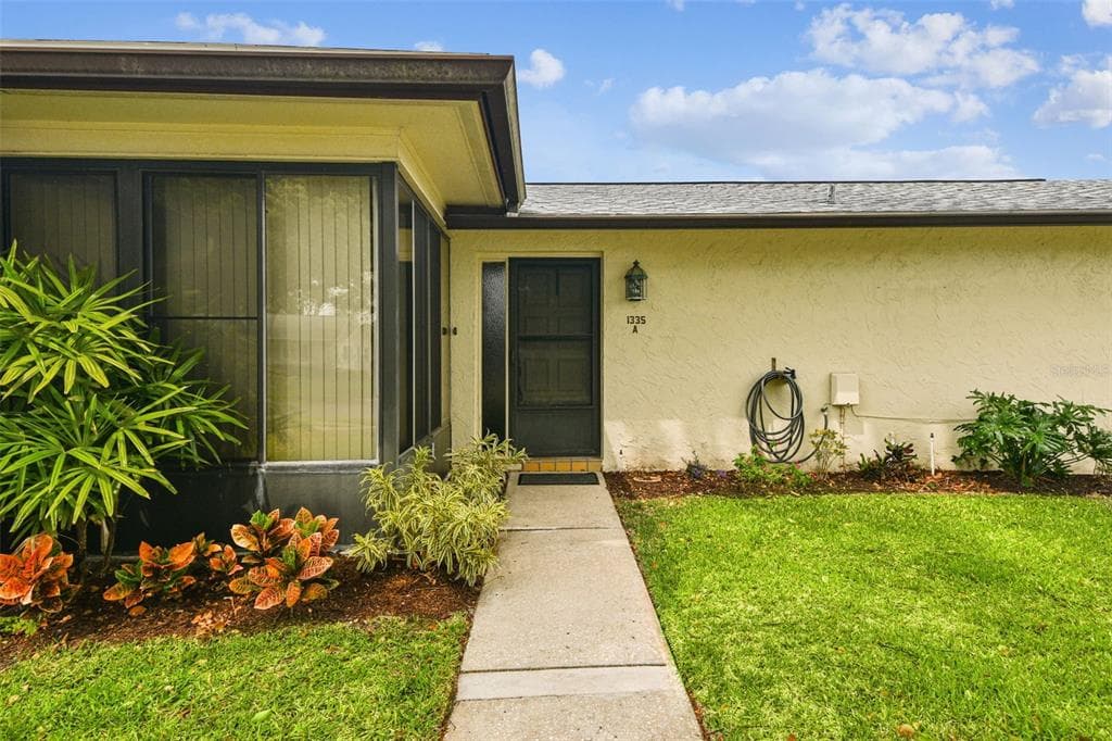 1335 QUEEN ANNE DRIVE UNIT A PALM HARBOR, FL 34684