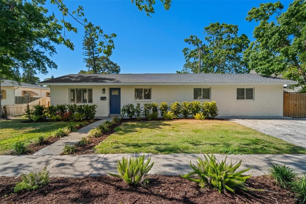347 PATICA ROAD NE ST PETERSBURG, FL 33702