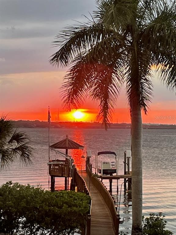 610 SHORE DRIVE E OLDSMAR, FL 34677
