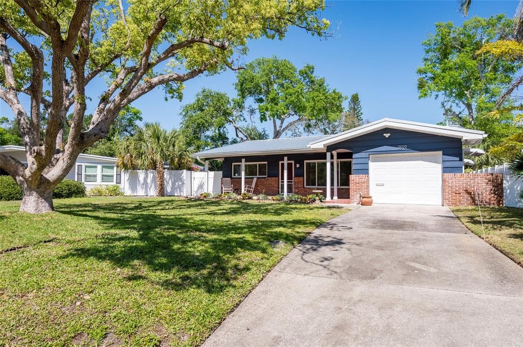 2019 INNER CIRCLE S ST PETERSBURG, FL 33712