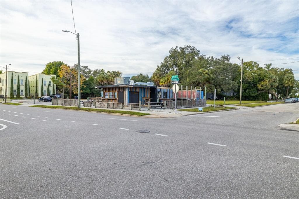 1901 W PLATT STREET TAMPA, FL 33606
