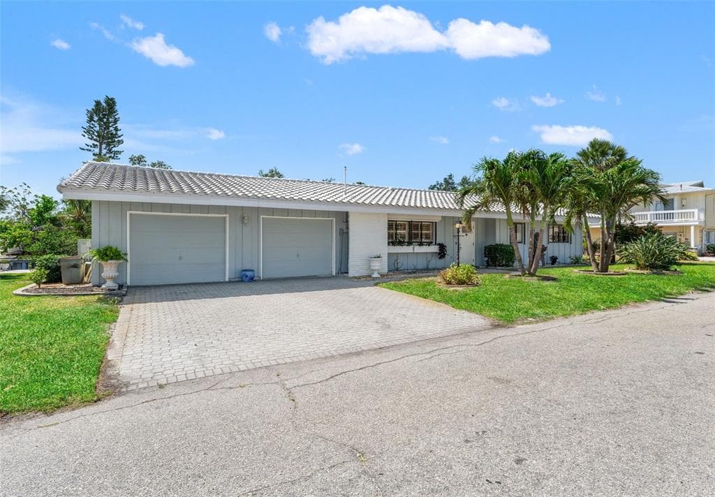 636 TARAWITT DRIVE LONGBOAT KEY, FL 34228