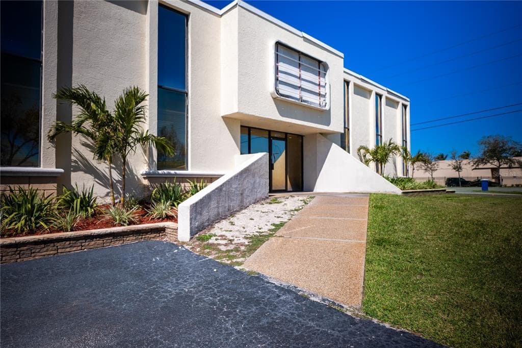13246 38TH STREET N UNIT 103 CLEARWATER, FL 33762