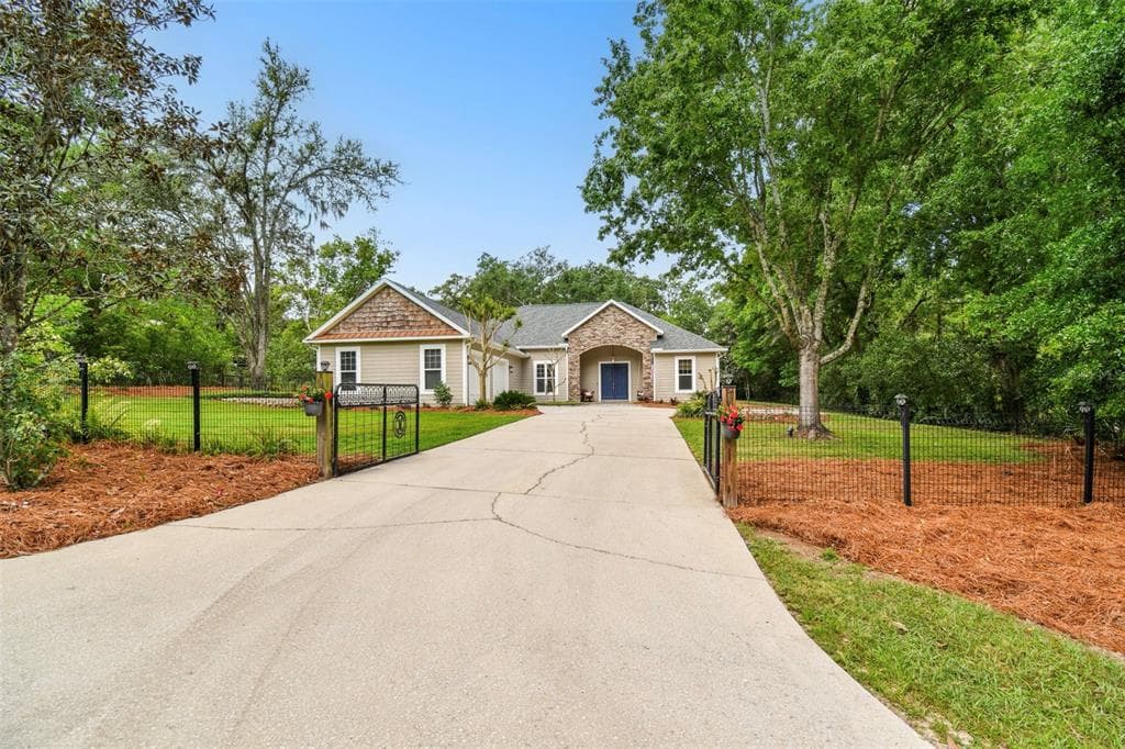 9801 PINE LEAF LANE