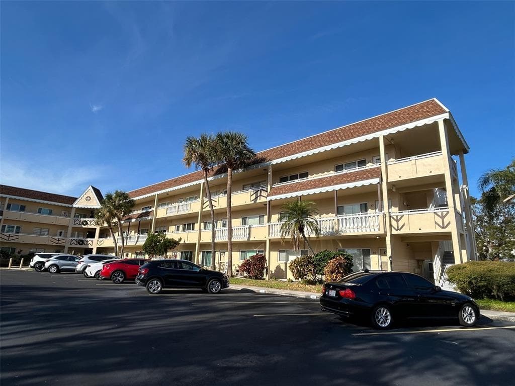 2041 AUSTRALIA WAY W UNIT 15 CLEARWATER, FL 33763